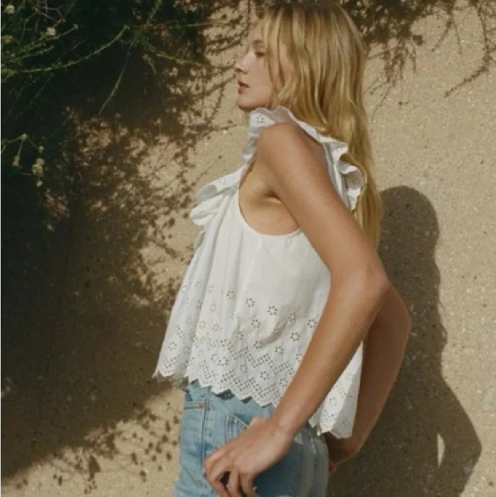 Dǒen Nella White Eyelet Ruffle Top - Picture 2 of 6